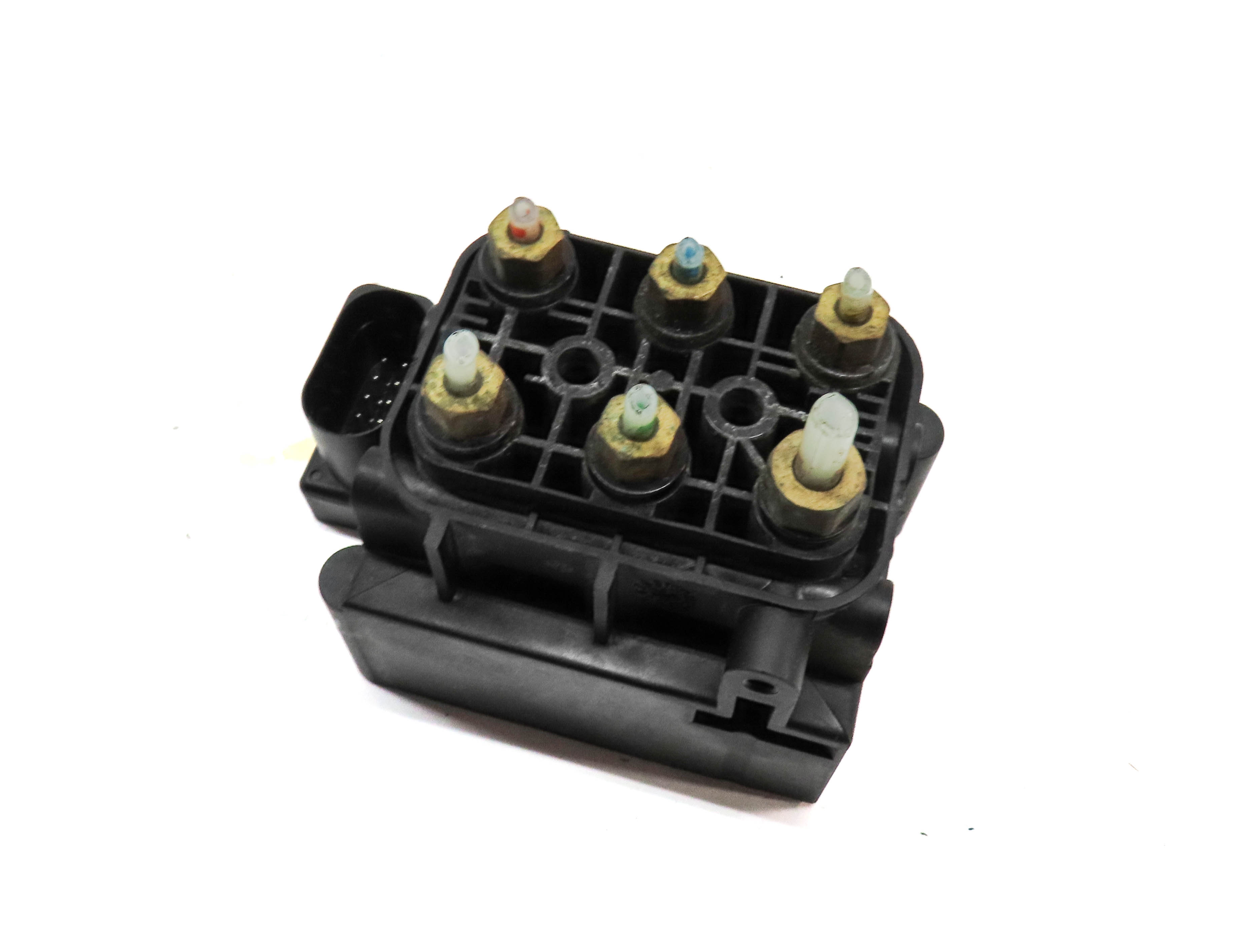 2014 MERCEDES GL450 (X166) AIRMATIC AIR SUSPENSION CONTROL VALVE BLOCK MODULE — exact item pictured